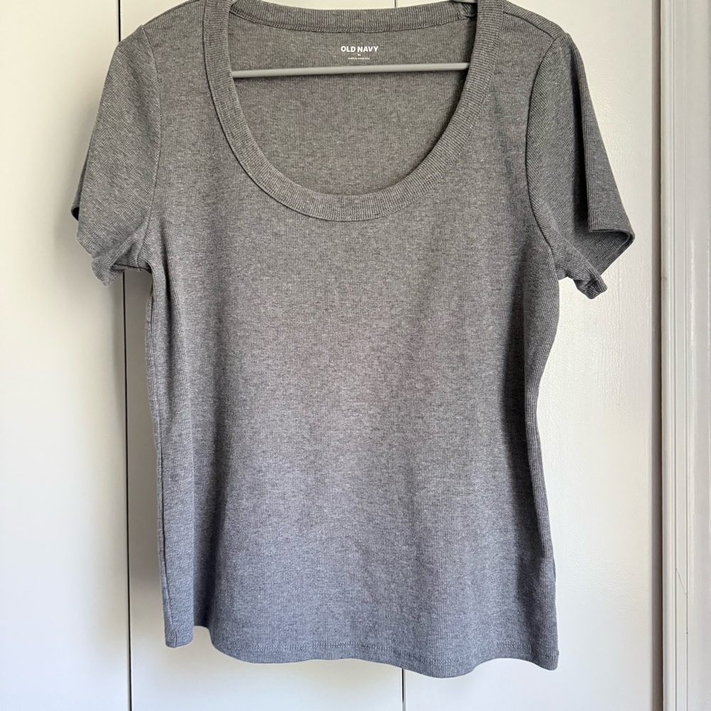 Old Navy Gray Scoop Neck Short Sleeve Tee